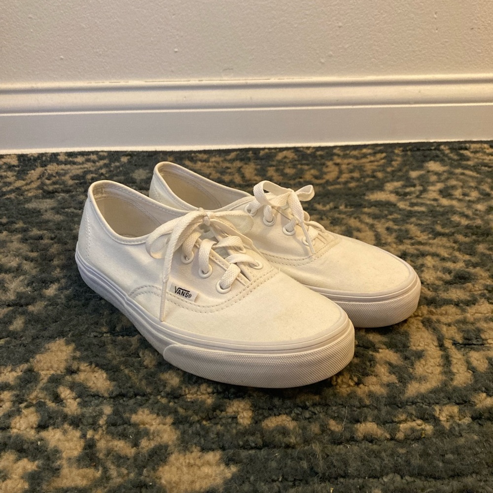 LIKE NEW womens classic vans